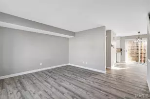 10510 Briston Ct, Saint Louis, MO 63114 - Photo 4