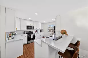 12320 Missile Ln, Florissant, MO 63033 - Photo 8