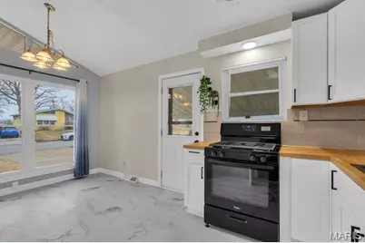 312 Ballwin Avenue, Ballwin, MO 63021 - Photo 16