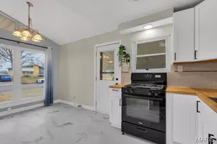 312 Ballwin Ave, Ballwin, MO 63021 - Photo 16