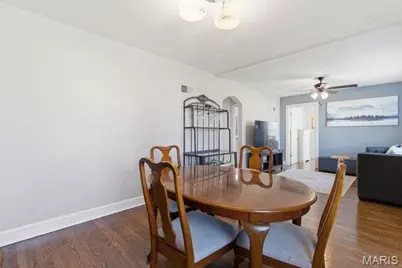 8628 Charlton Lane, Saint Louis, MO 63123 - Photo 12