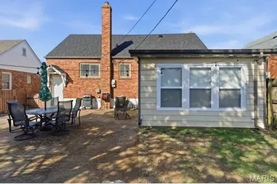 8628 Charlton Lane, Saint Louis, MO 63123 - Photo 6