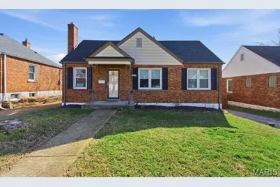 8628 Charlton Lane, Saint Louis, MO 63123 - Photo 4