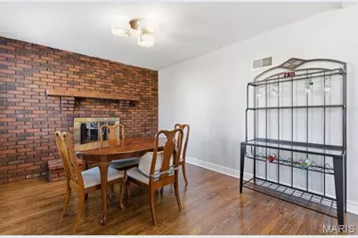 8628 Charlton Lane, Saint Louis, MO 63123 - Photo 14