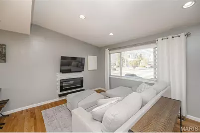 2716 Arrow Heights Drive, Maryland Heights, MO 63043 - Photo 6