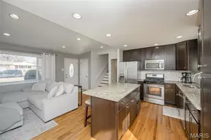 2716 Arrow Heights Dr, Maryland Heights, MO 63043 - Photo 4