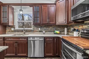 415 Saratoga Dr, De Soto, MO 63020 - Photo 4