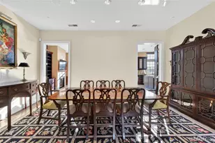 622 Forest Ct, Clayton, MO 63105 - Photo 8