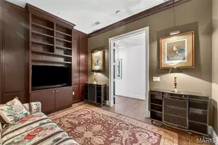 622 Forest Ct, Clayton, MO 63105 - Photo 4