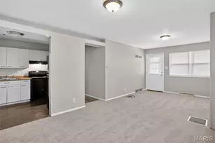 10828 Glen Garry Rd, Saint Louis, MO 63137 - Photo 12