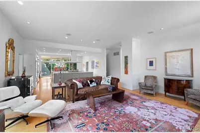 7526 Washington Avenue, University City, MO 63130 - Photo 4