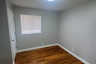 10201 Gourock Dr, Saint Louis, MO 63137 - Photo 4