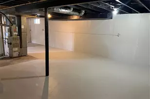 10201 Gourock Dr, Saint Louis, MO 63137 - Photo 8