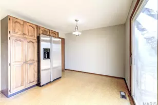 11954 Glenoak Dr, Maryland Heights, MO 63043 - Photo 10