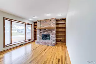 11954 Glenoak Dr, Maryland Heights, MO 63043 - Photo 6