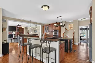 1449 Fairbrook Dr, Des Peres, MO 63131 - Photo 6