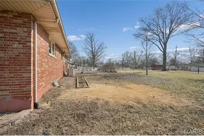 838 Middleboro Drive, Saint Louis, MO 63125 - Photo 24