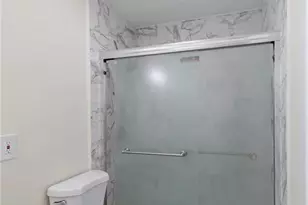 2686 Creve Coeur Mill Rd, Maryland Heights, MO 63043 - Photo 18