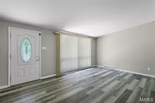 9614 Winkler Dr, Saint Louis, MO 63136 - Photo 2