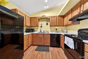 681 Ballantrae Dr, Wentzville, MO 63385 - Photo 12