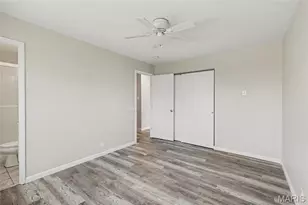 2855 Devonshire Dr, Florissant, MO 63033 - Photo 6