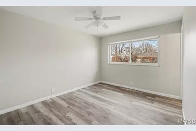 2855 Devonshire Drive, Florissant, MO 63033 - Photo 8