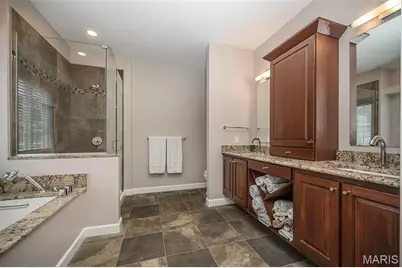 102 Seabrook Court, Chesterfield, MO 63017 - Photo 28