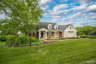 102 Seabrook Ct, Chesterfield, MO 63017 - Photo 2