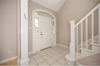 102 Seabrook Court, Chesterfield, MO 63017 - Photo 4