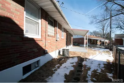 9448 Ardmore Drive, Bellefontaine Neighbors, MO 63137 - Photo 28