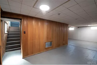 9448 Ardmore Drive, Bellefontaine Neighbors, MO 63137 - Photo 18