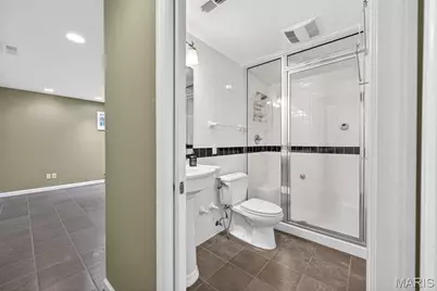 1388 Wakeshire Terrace, Ballwin, MO 63011 - Photo 50