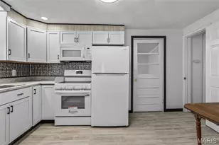 202 S Cantwell Ln, Desloge, MO 63601 - Photo 8