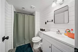 272 Hyde Park Ave, Wentzville, MO 63385 - Photo 34