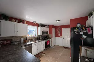 4301 Standing Rock Ct, Saint Charles, MO 63304 - Photo 4