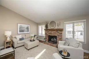 15644 Hedgeford Ct, Chesterfield, MO 63017 - Photo 4