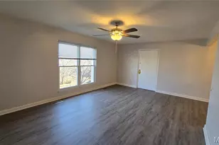 10407 Briarbend Dr, Unincorporated, MO 63146 - Photo 4