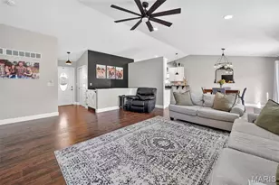 612 Courageous Ln, Wentzville, MO 63385 - Photo 4