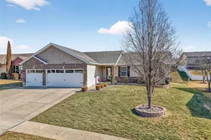 612 Courageous Ln, Wentzville, MO 63385 - Photo 2