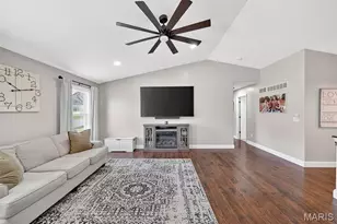 612 Courageous Ln, Wentzville, MO 63385 - Photo 6