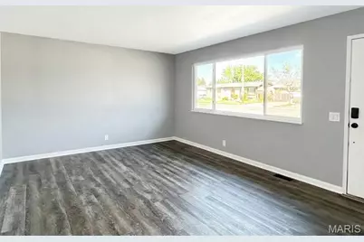 670 Starlet Drive, Florissant, MO 63031 - Photo 4