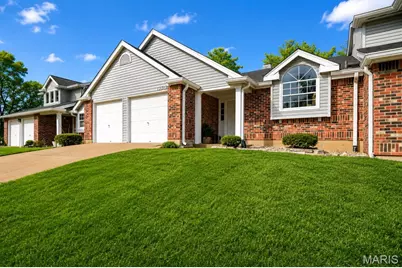 13305 Woodlake Village Court E, Chesterfield, MO 63141 - Photo 2