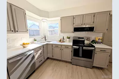 7008 Willow Stream Court, Oakville, MO 63129 - Photo 18