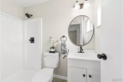 6803 Foxbend Court, Florissant, MO 63033 - Photo 16