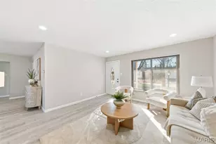 6803 Foxbend Ct, Florissant, MO 63033 - Photo 4