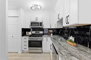 327 N Boyle Ave, Saint Louis, MO 63108 - Photo 8