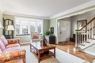 400 Conway Meadows Dr, Chesterfield, MO 63017 - Photo 8