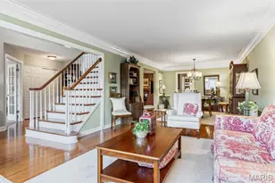 400 Conway Meadows Dr, Chesterfield, MO 63017 - Photo 2