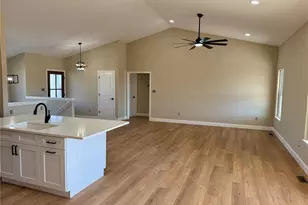 824 Barclay Dr, Farmington, MO 63640 - Photo 8