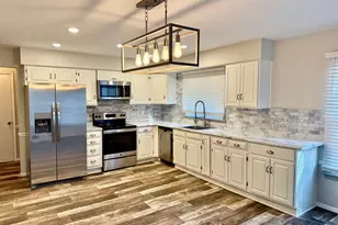 17549 Wild Horse Creek Rd, Chesterfield, MO 63005 - Photo 2